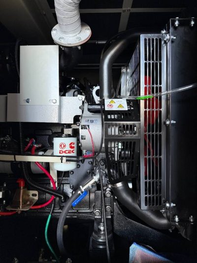 Máy phát điện Cummins 66KVA cung cấp nguồn điện ổn định cho nhiều lĩnh vực công nghiệp.